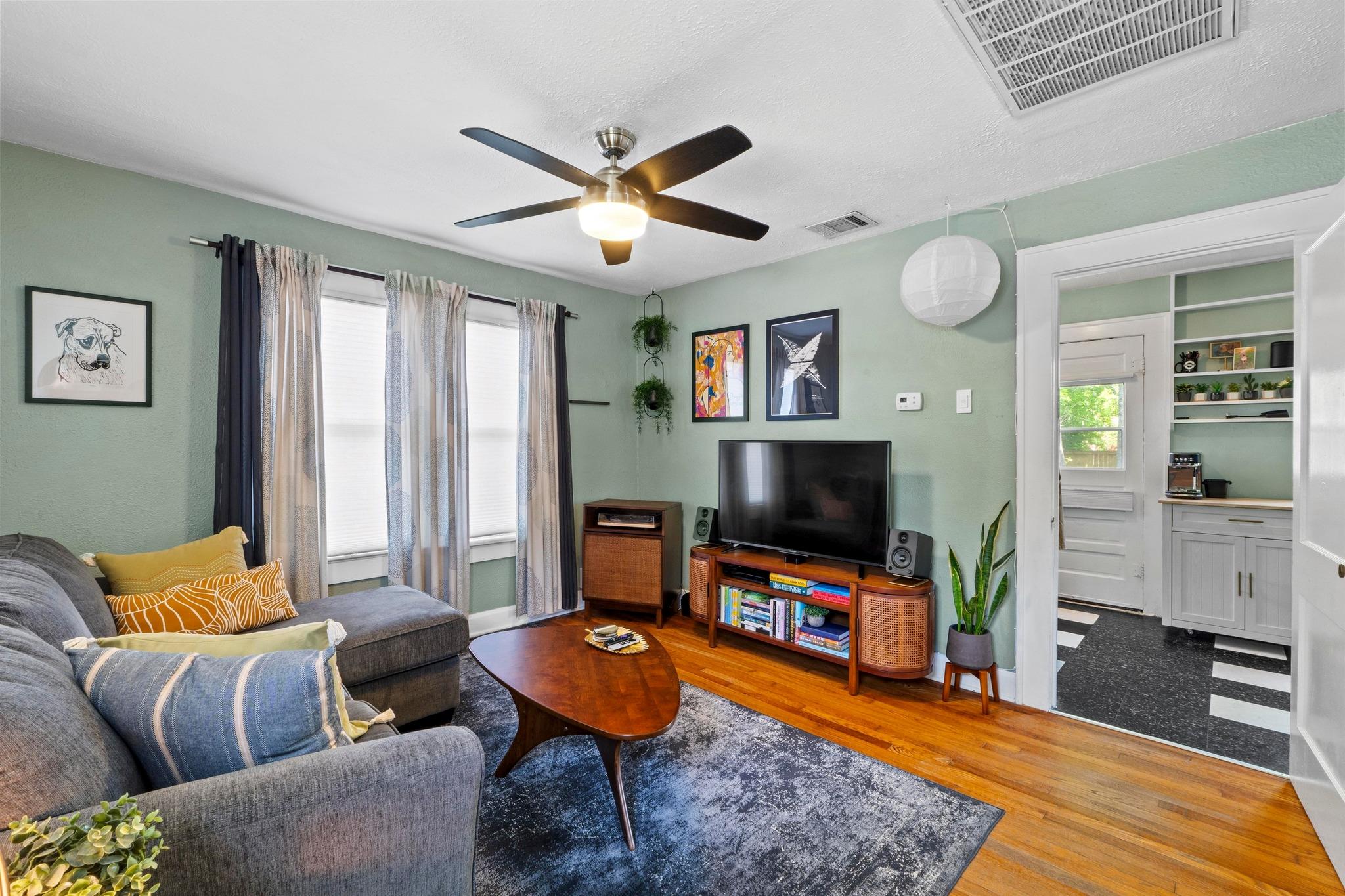 504 E 38 1/2 ST 504, 504B, 506