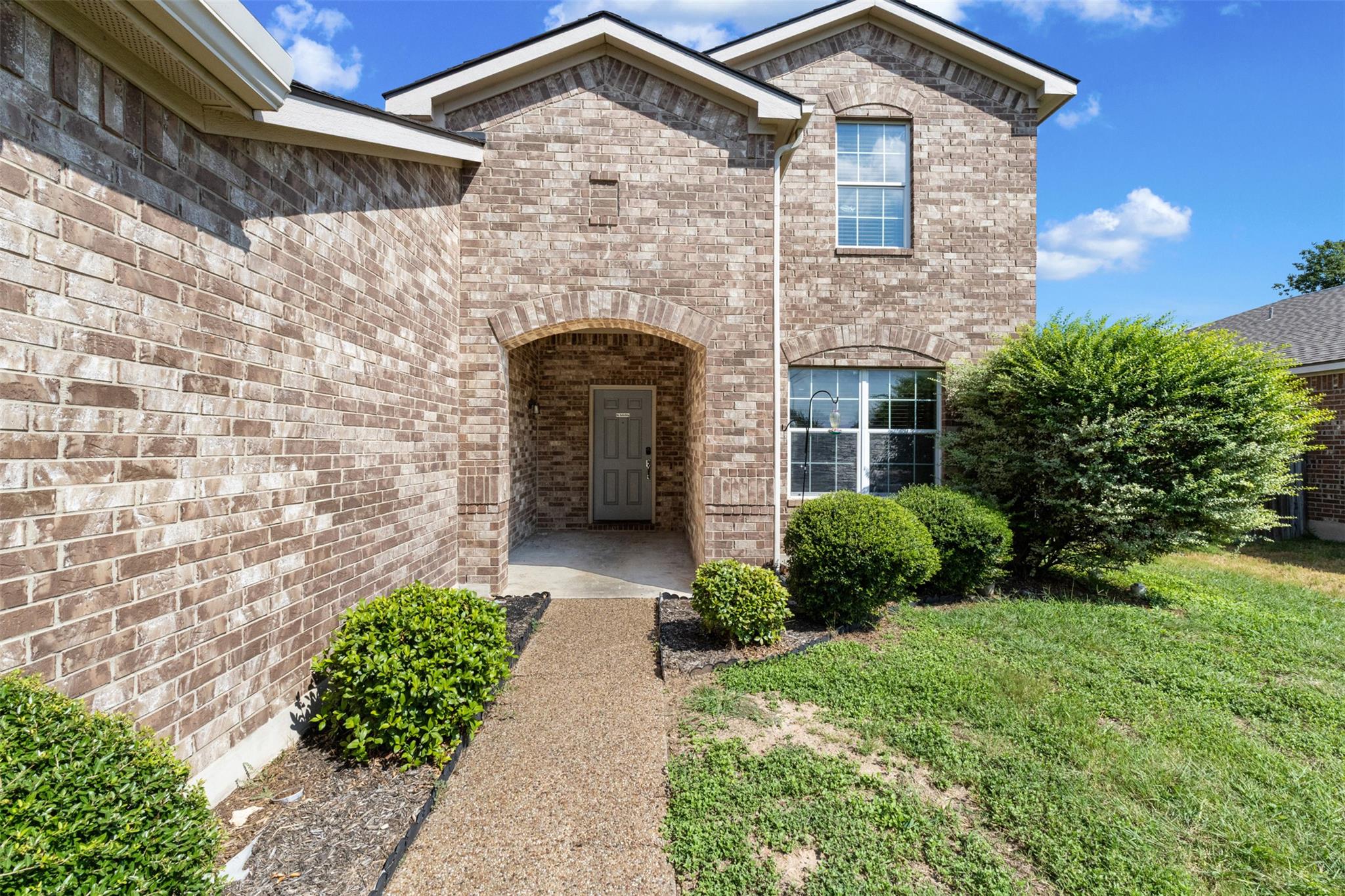 400 Hummingbird LN
