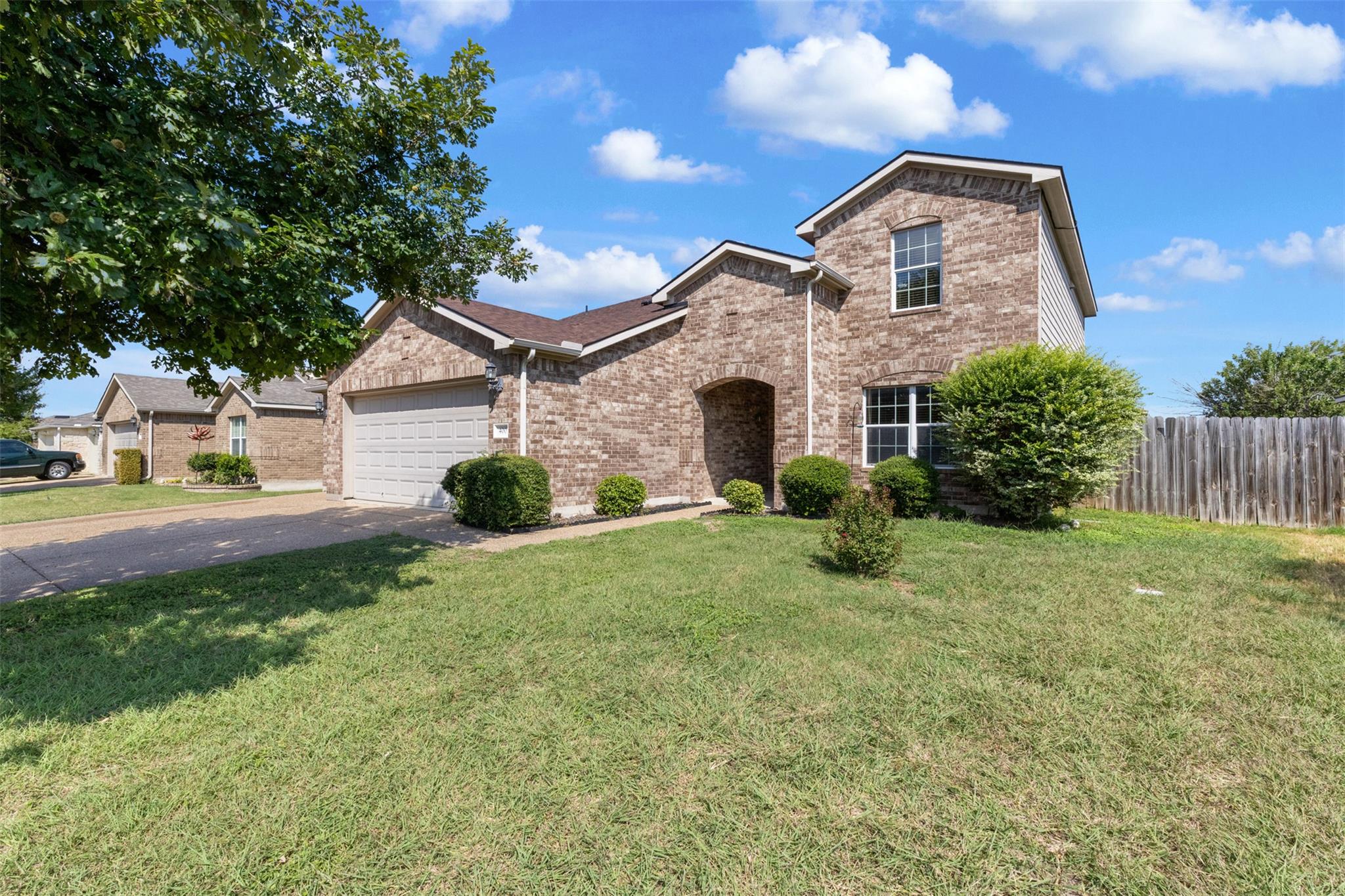 400 Hummingbird LN