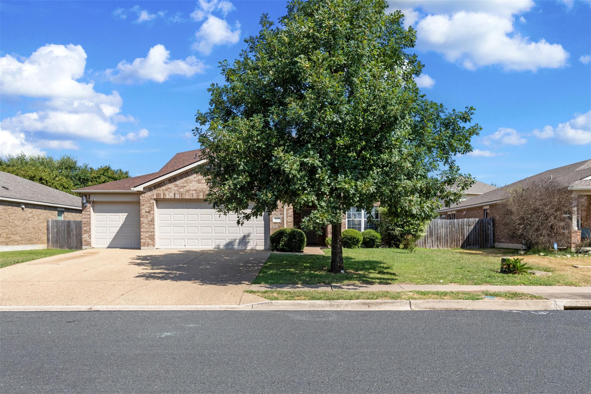 400 Hummingbird LN