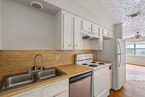 Photo of 906 N Lbj DR #4, San Marcos, TX 78666 (MLS # 2926439)