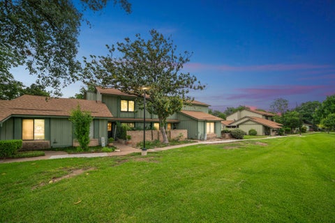 Photo of 5007 Fort Clark DR, Austin, TX 78745 (MLS # 8457440)