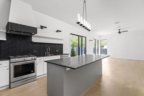 Tiny photo for 501 E 50th St, Austin, TX 78751 (MLS # 1226619)