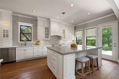 Tiny photo for 27 Autumn Oaks DR, The Hills, TX 78738 (MLS # 9797314)