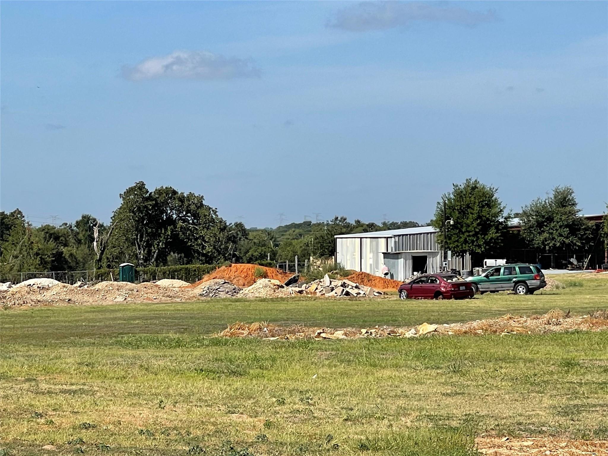 301 Highway 290 E