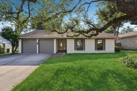 10229 Missel Thrush DR Austin TX 78750