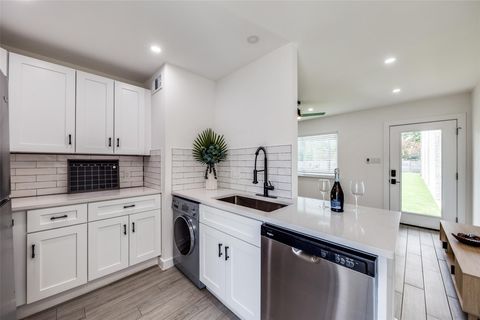 Tiny photo for 1200 E 52nd ST #204, Austin, TX 78723 (MLS # 4918607)