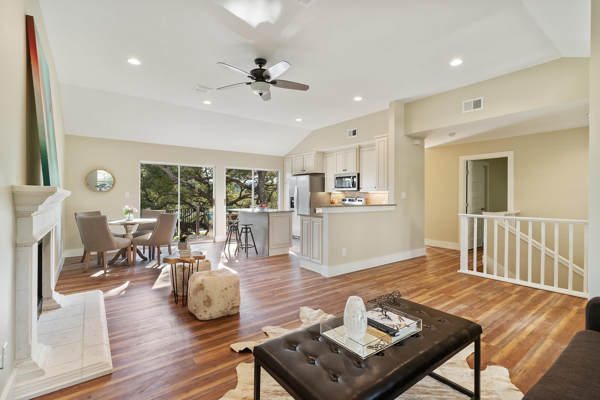 25201 & 25203 Lakeview DR