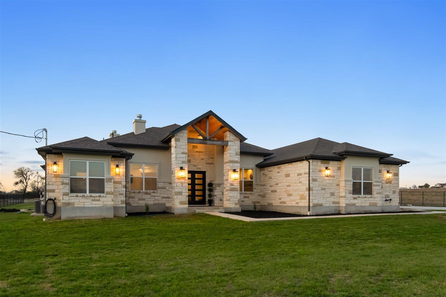 425 Private Road 915