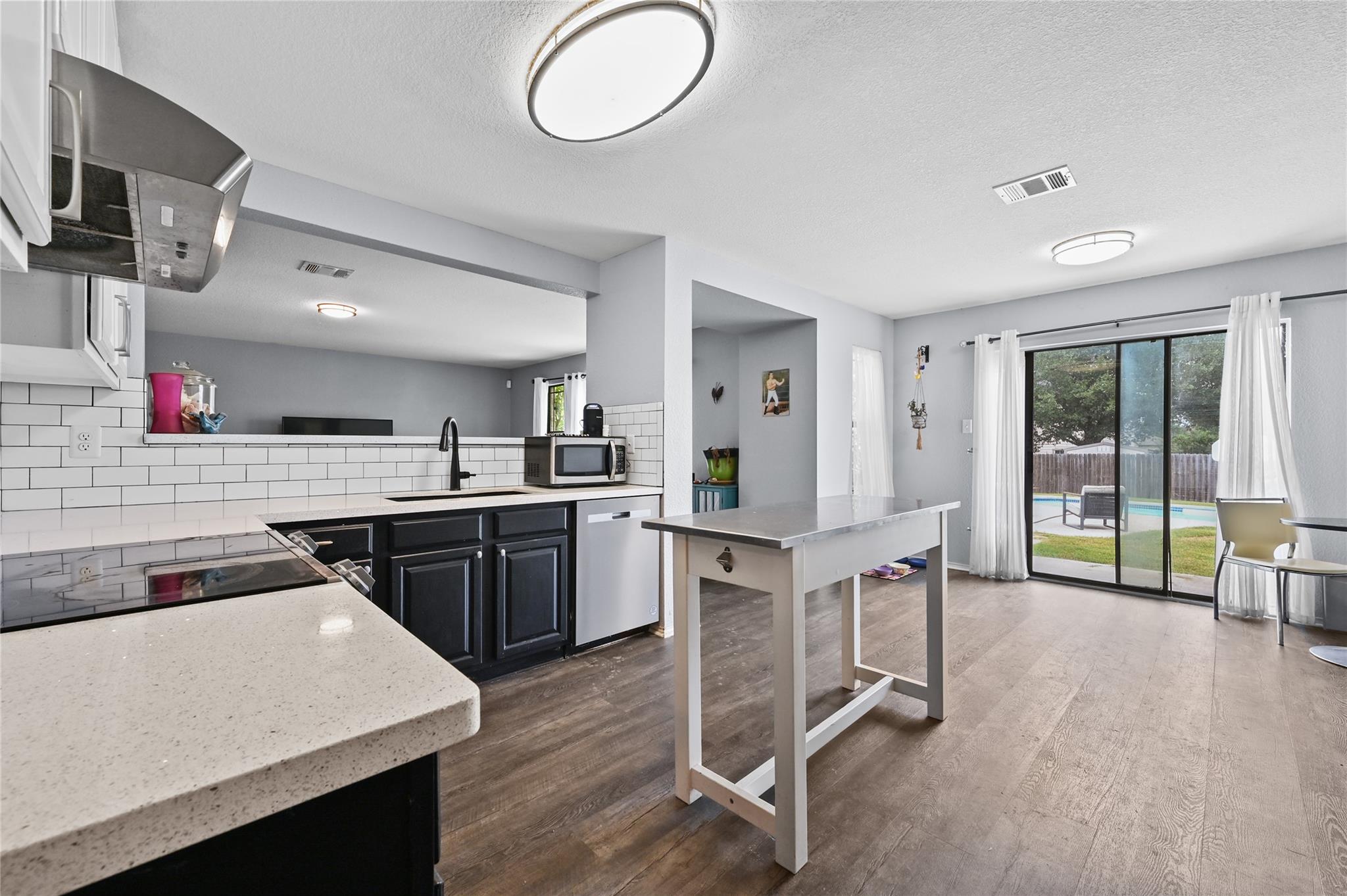 219 Valero DR