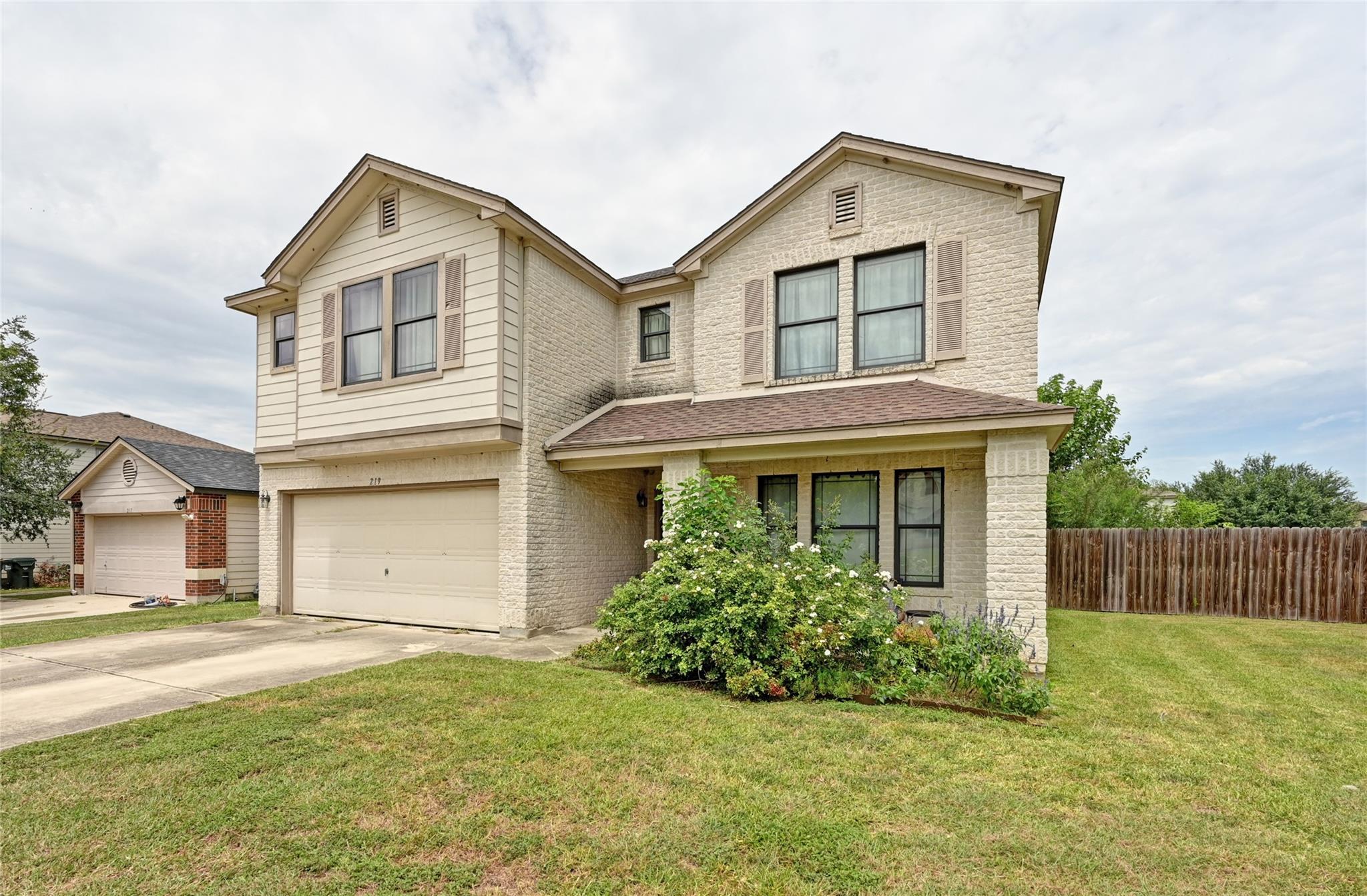 219 Valero DR