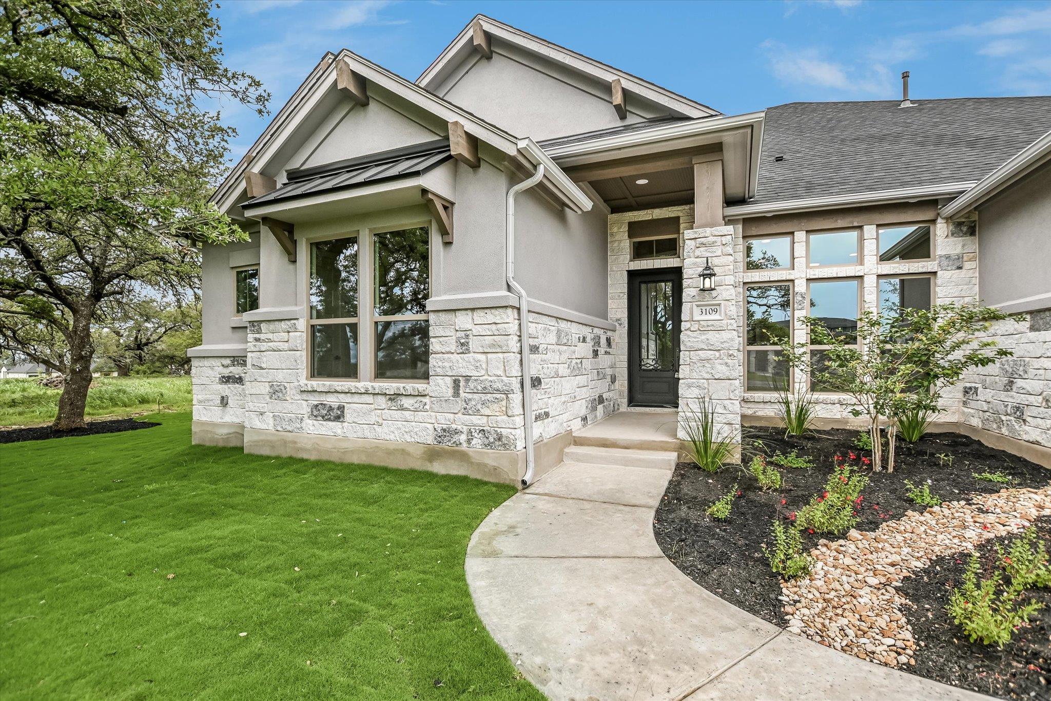 3109 Honeywood DR