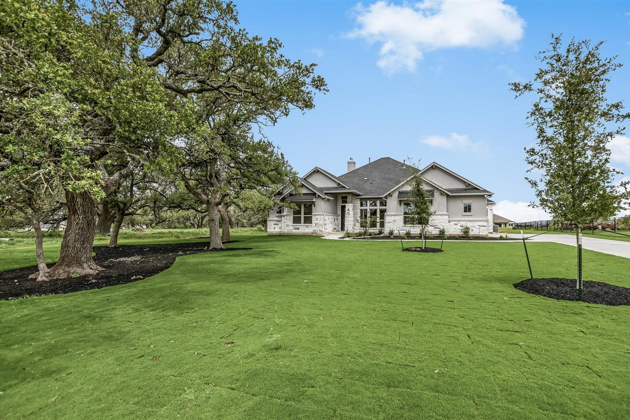 3109 Honeywood DR