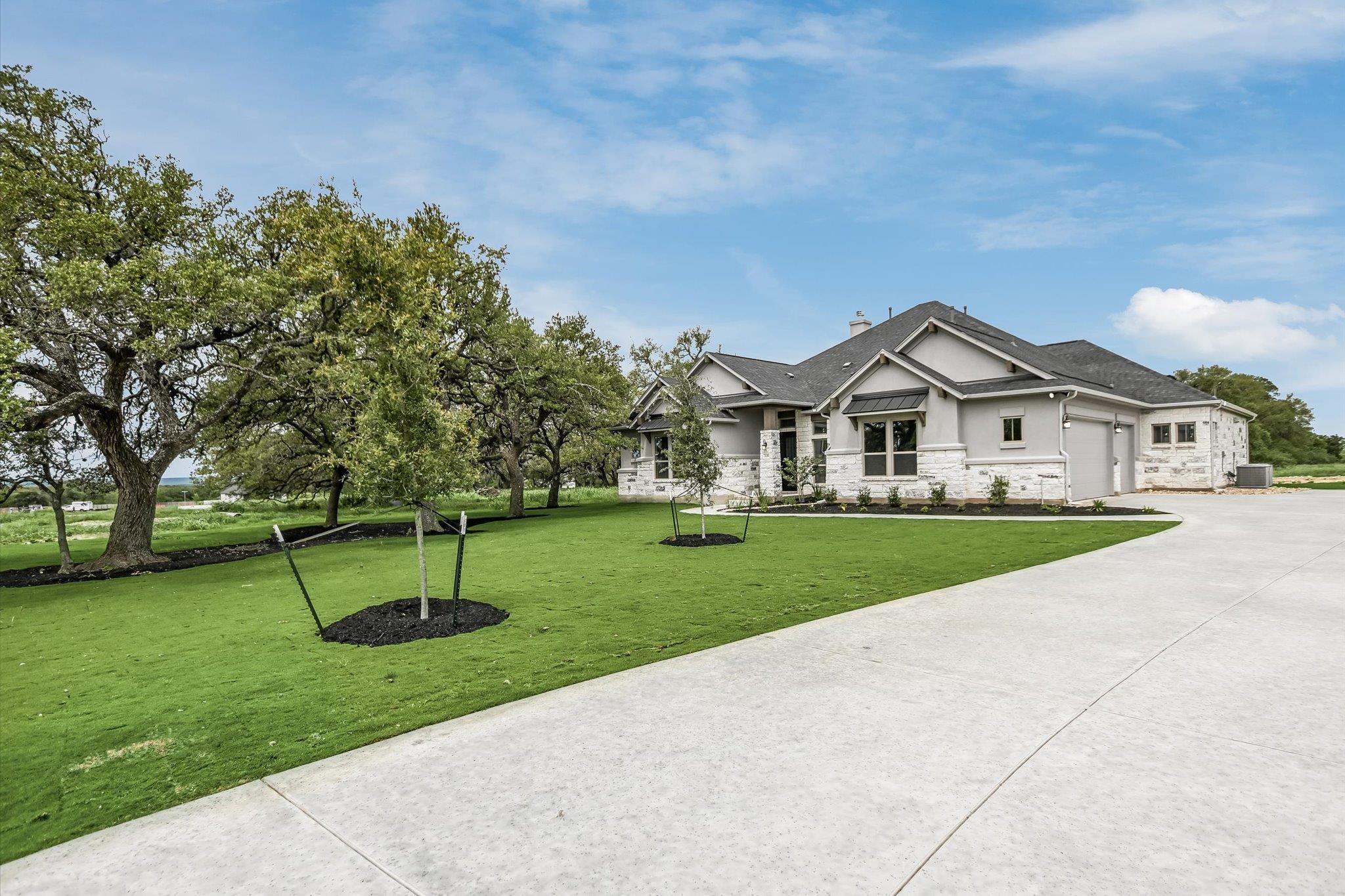 3109 Honeywood DR