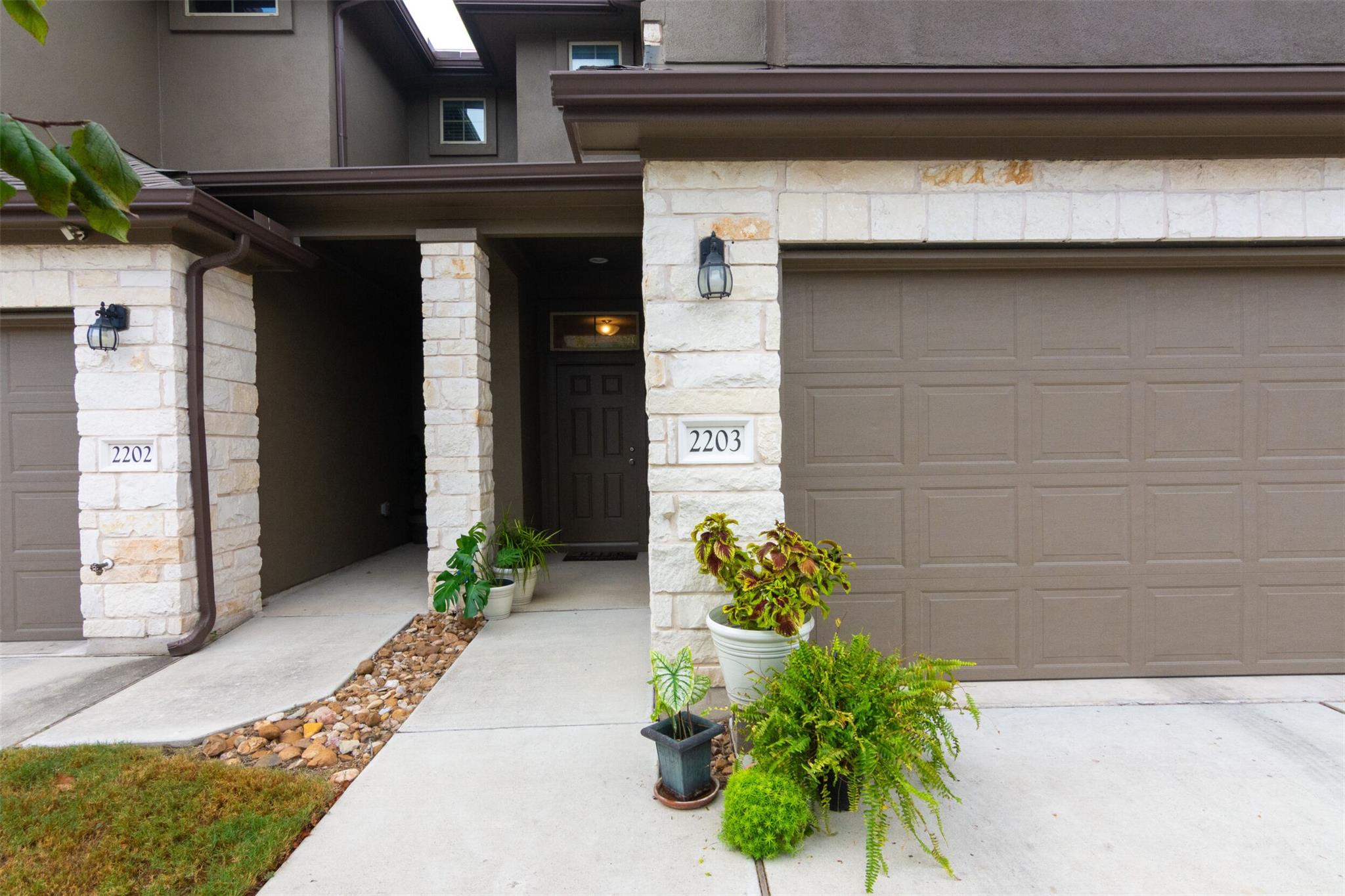 2880 Donnell DR 2203
