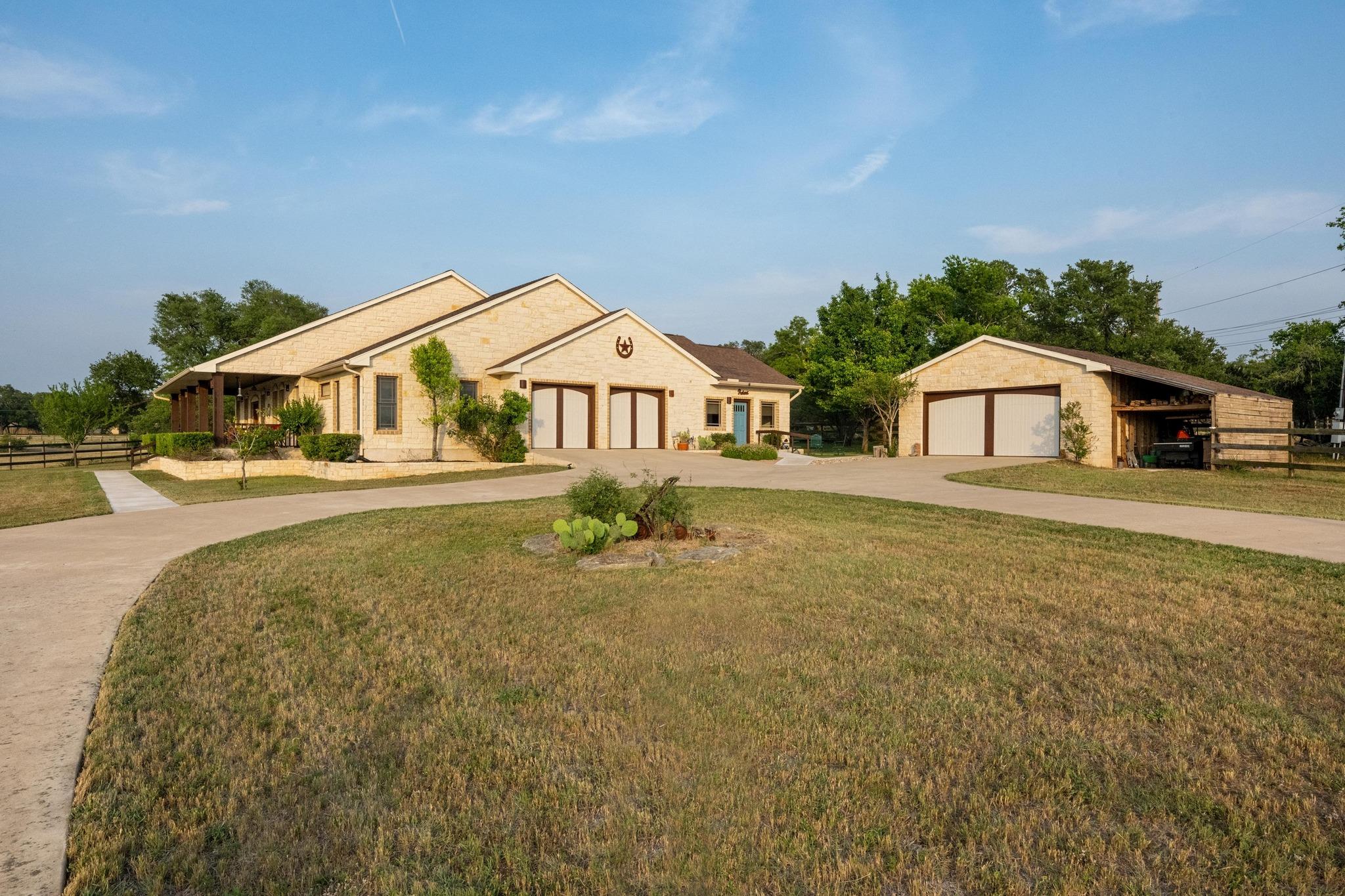 611 Post Oak DR