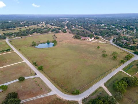 611 Post Oak DR Dripping Springs TX 78620