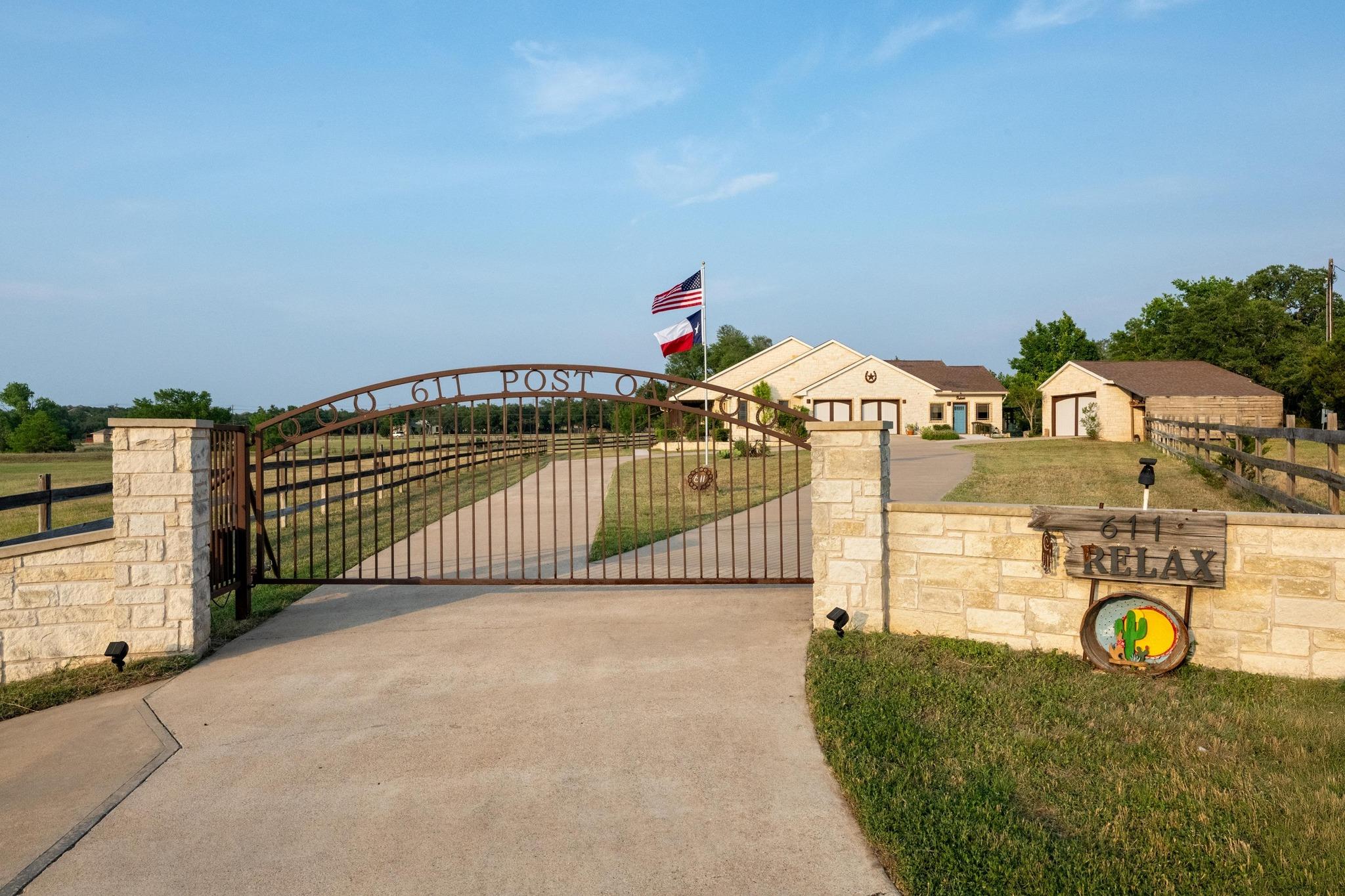 611 Post Oak DR