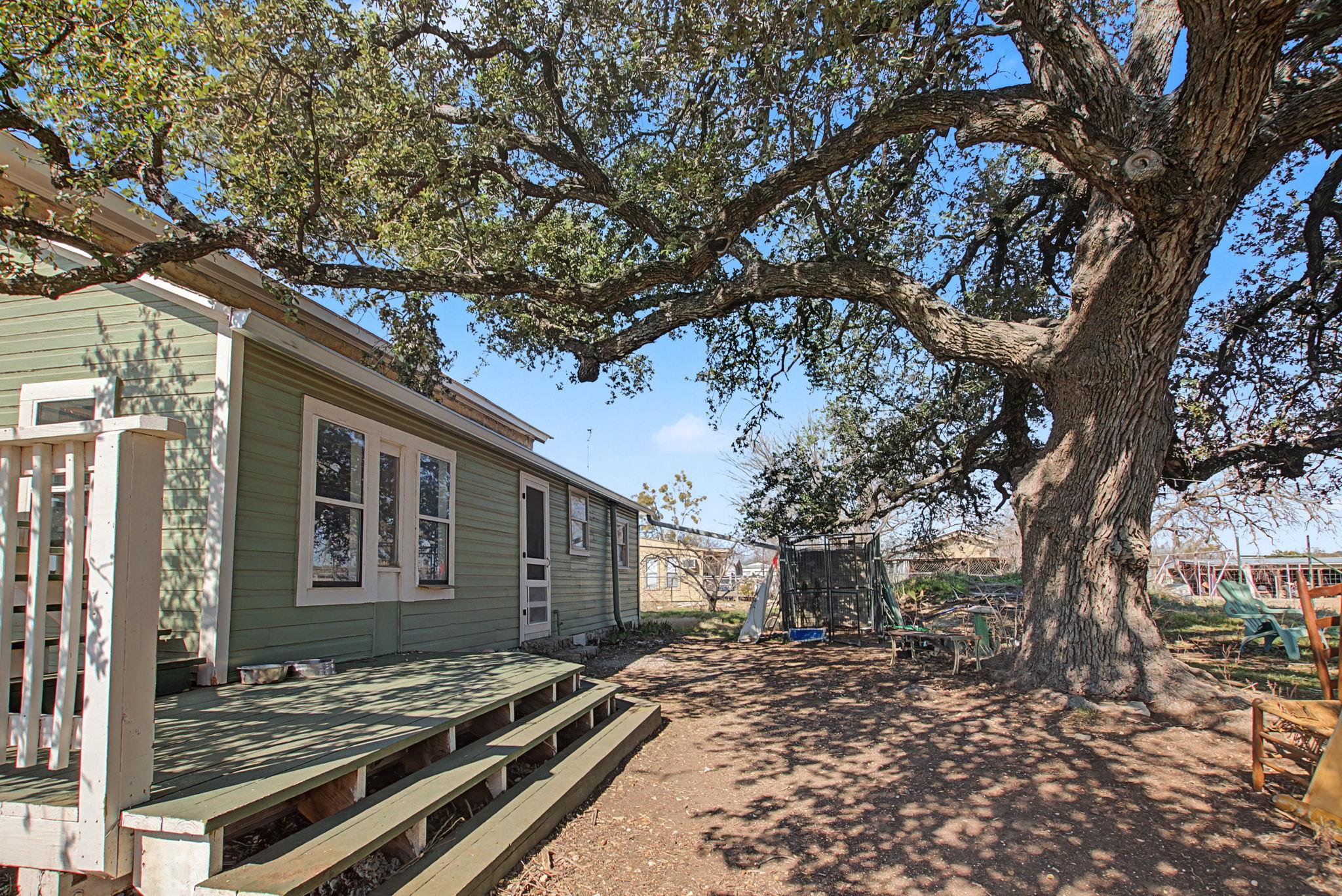 16588 N Us Highway 281 Highway