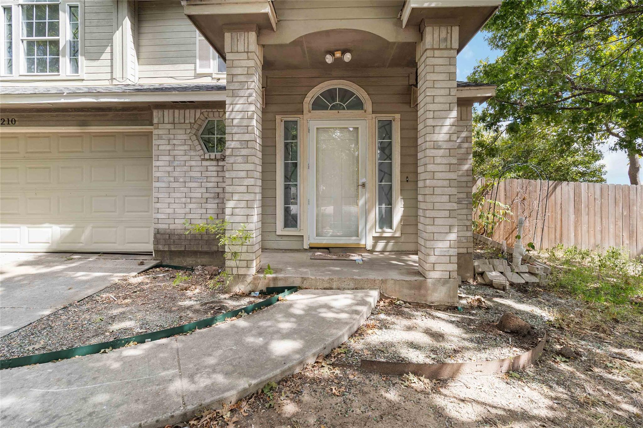 210 Briarstone DR
