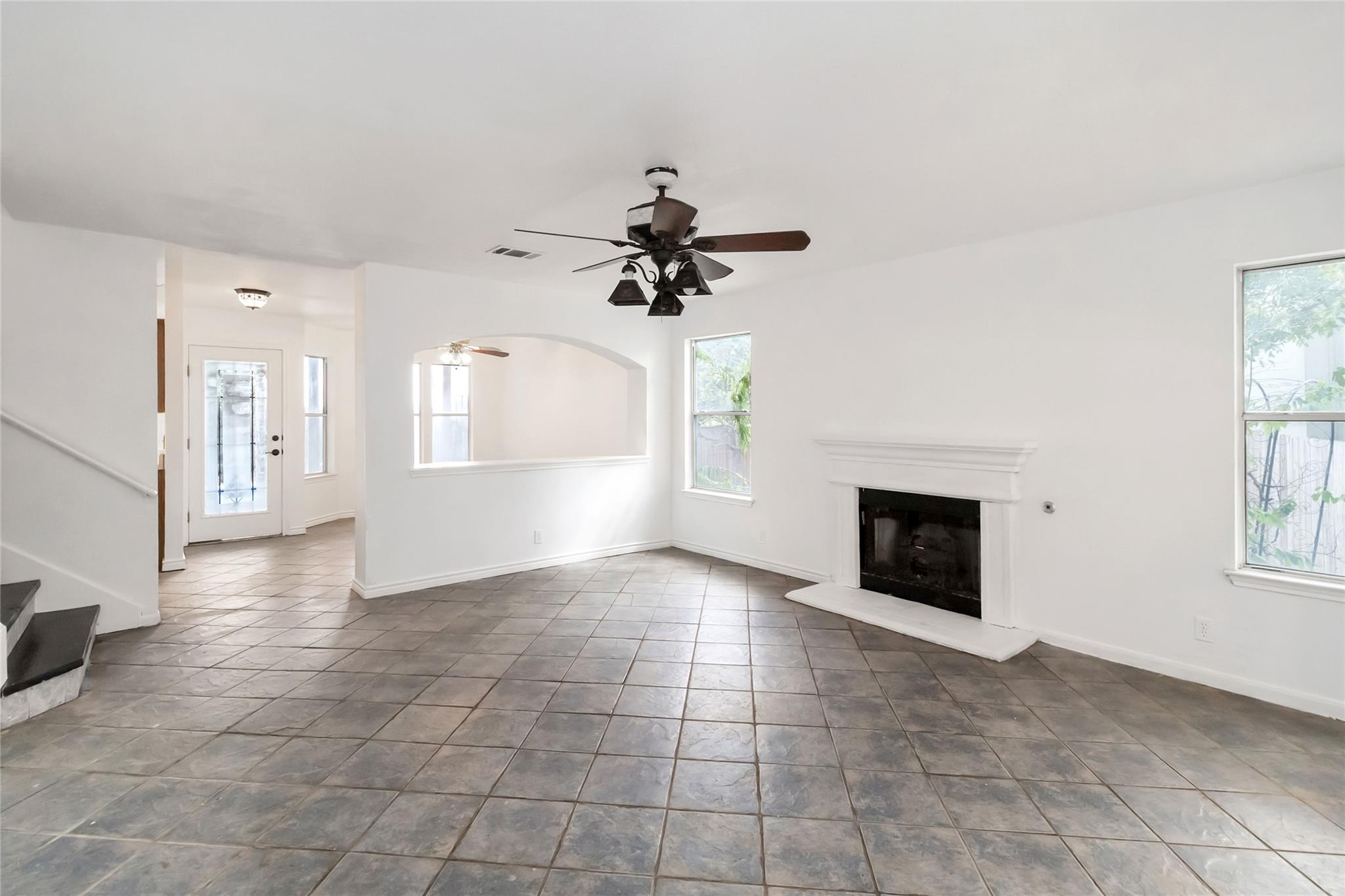 210 Briarstone DR