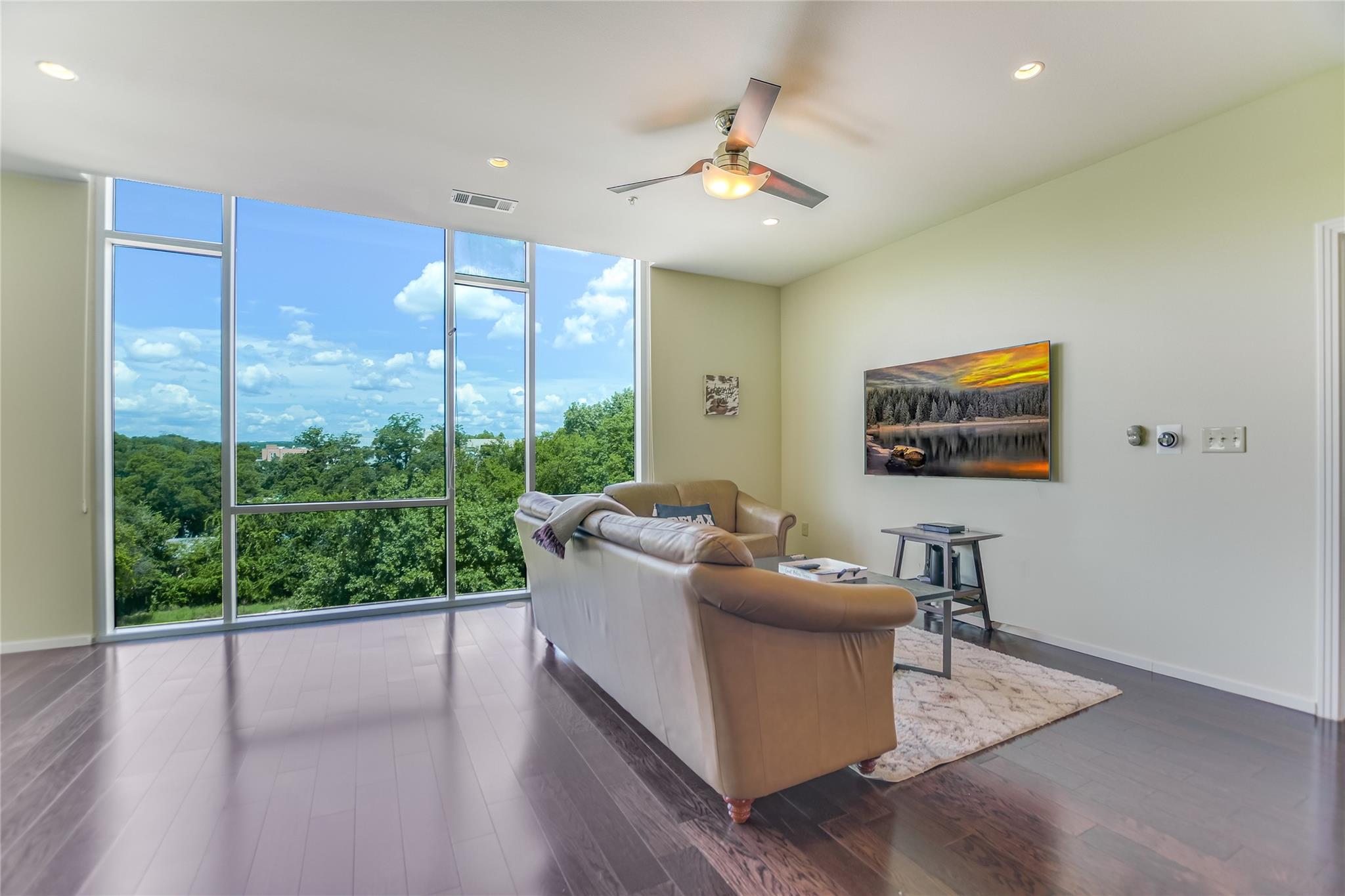 1600 Barton Springs RD 3504