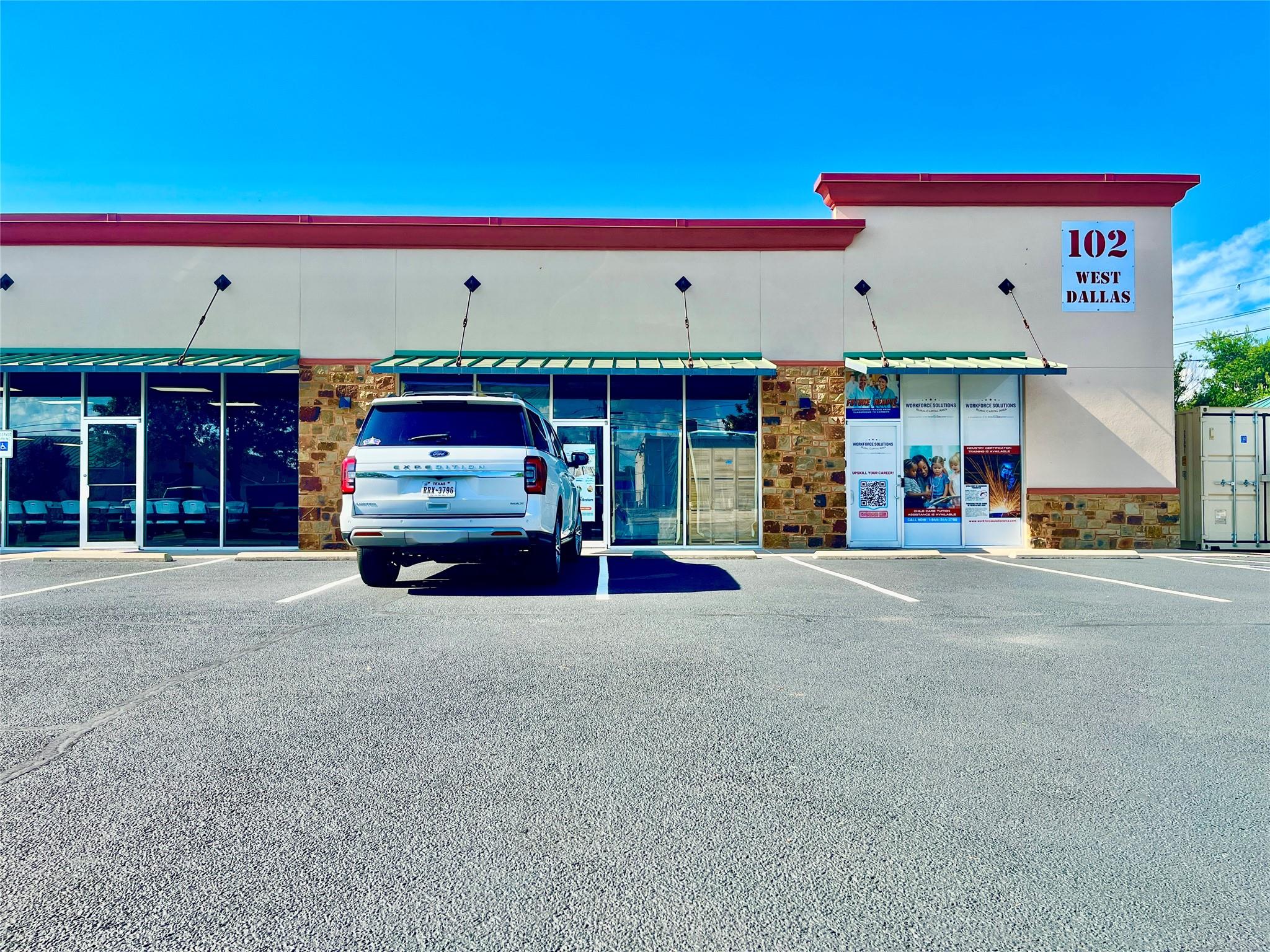 102 W Dallas ST