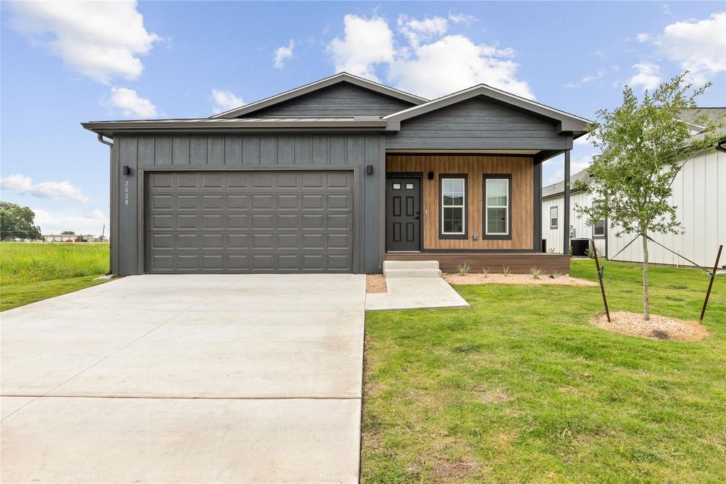 Photo of 2028 Applewood DR, Lockhart, TX 78644 (MLS # 2196985)