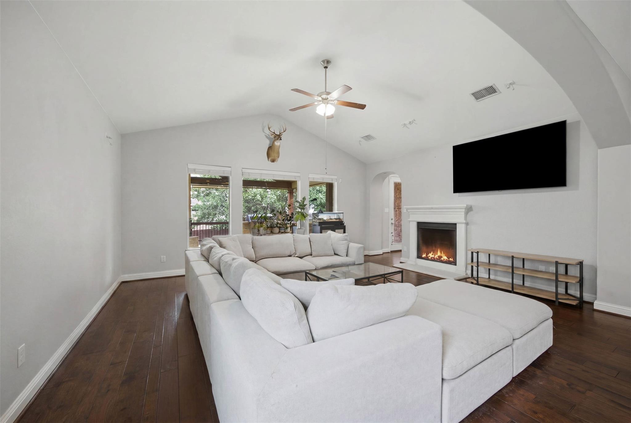 1016 Winding Way DR