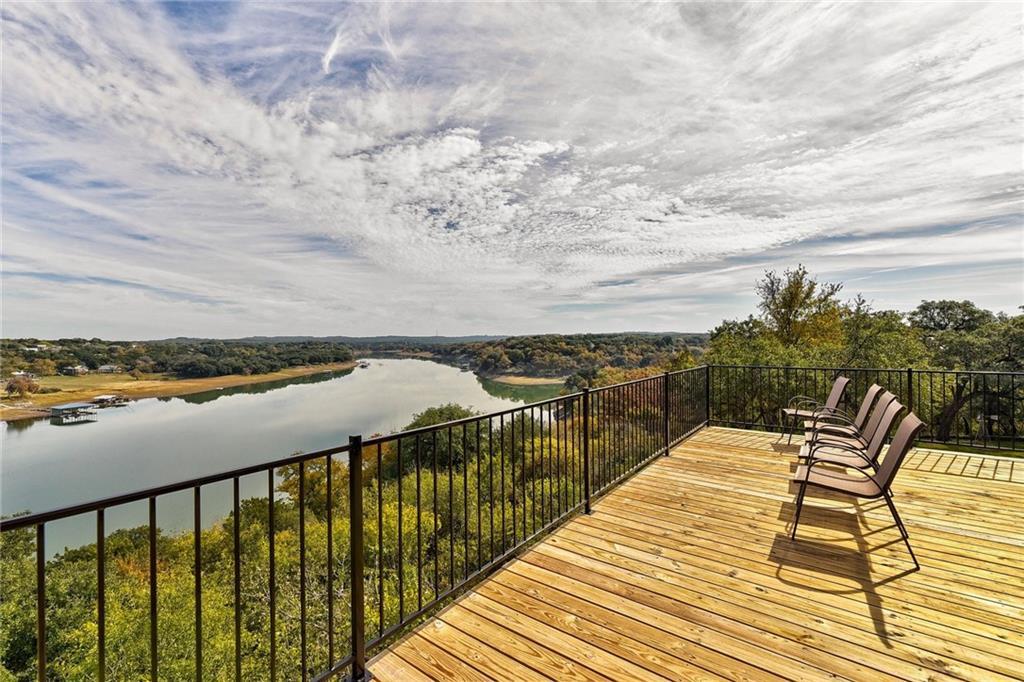 Photo 1 of 17 — 713 Nomad DR, Spicewood, TX 78669