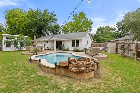 Single Family Residence in Austin TX 6103 Pennwood LN.jpg