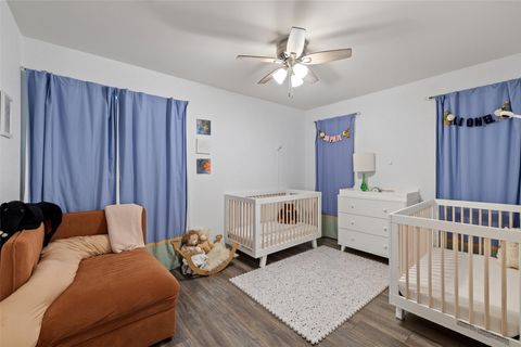 Single Family Residence in Austin TX 6103 Pennwood LN 26.jpg