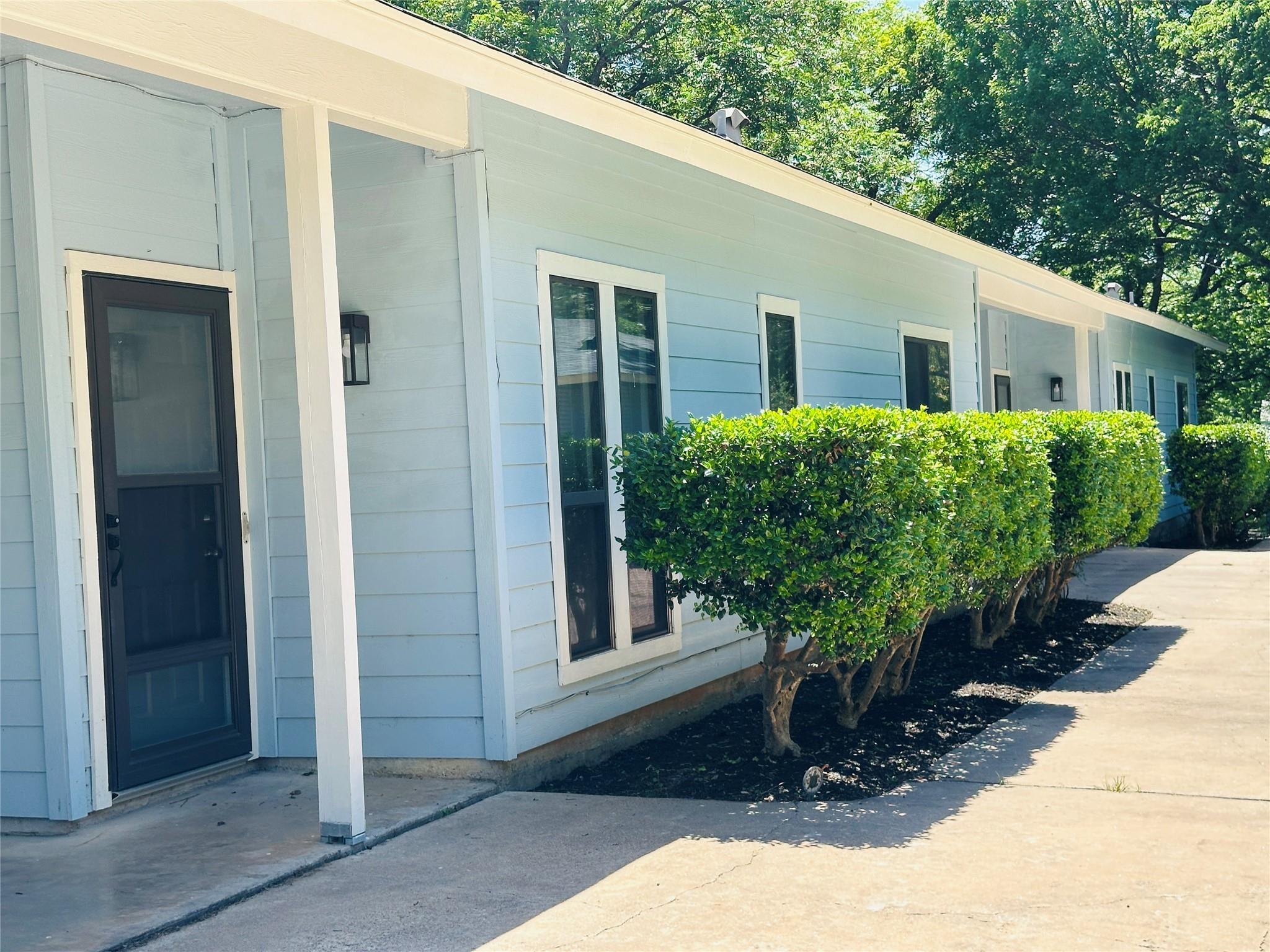 5504 Montview ST A & B