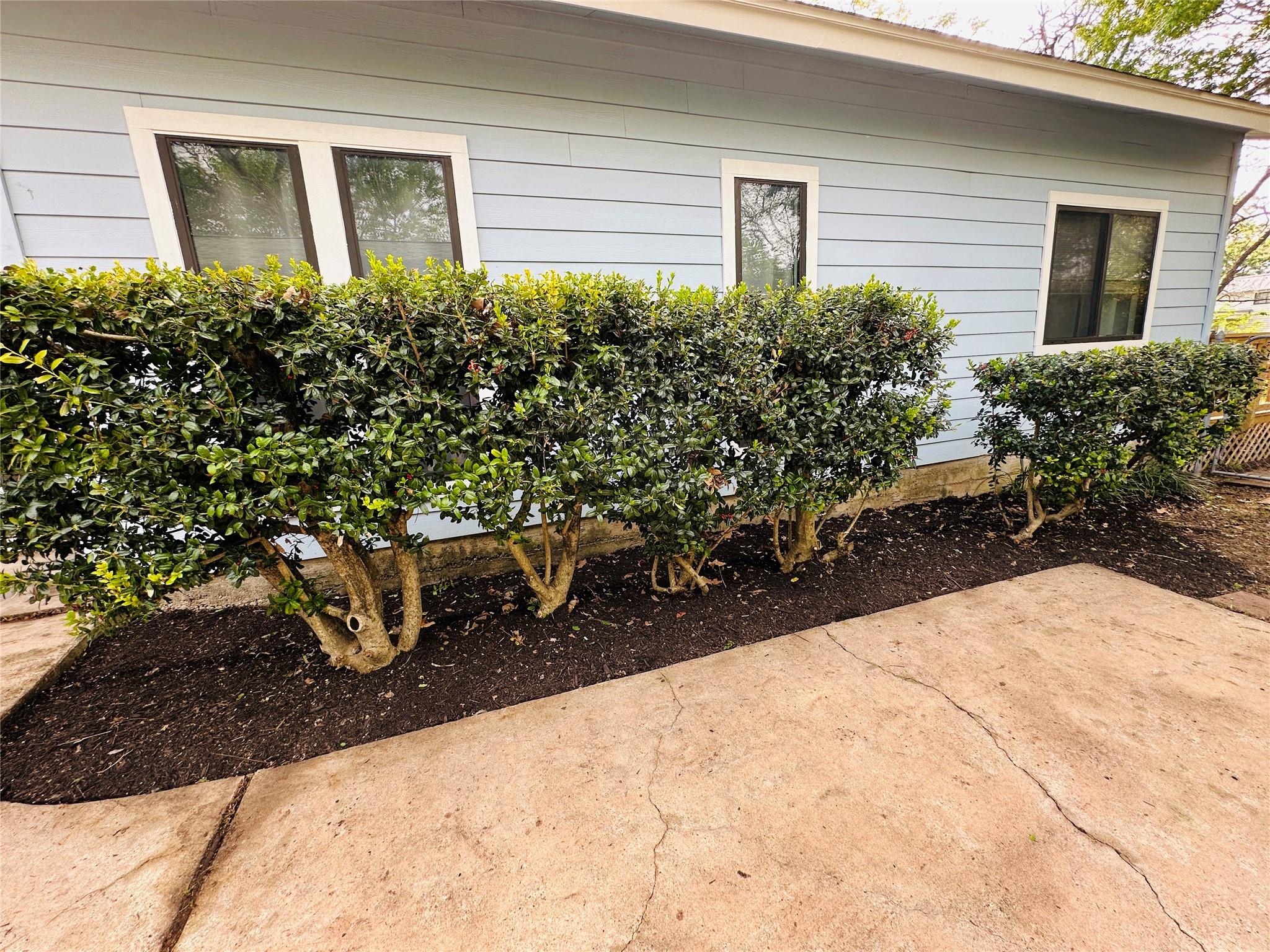 5504 Montview ST A & B