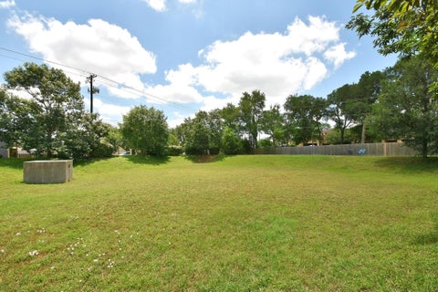 Tiny photo for 6704 Menchaca RD #31, Austin, TX 78745 (MLS # 1320688)