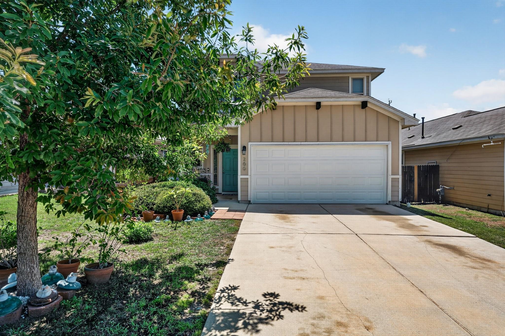266 Twisted Oaks LN