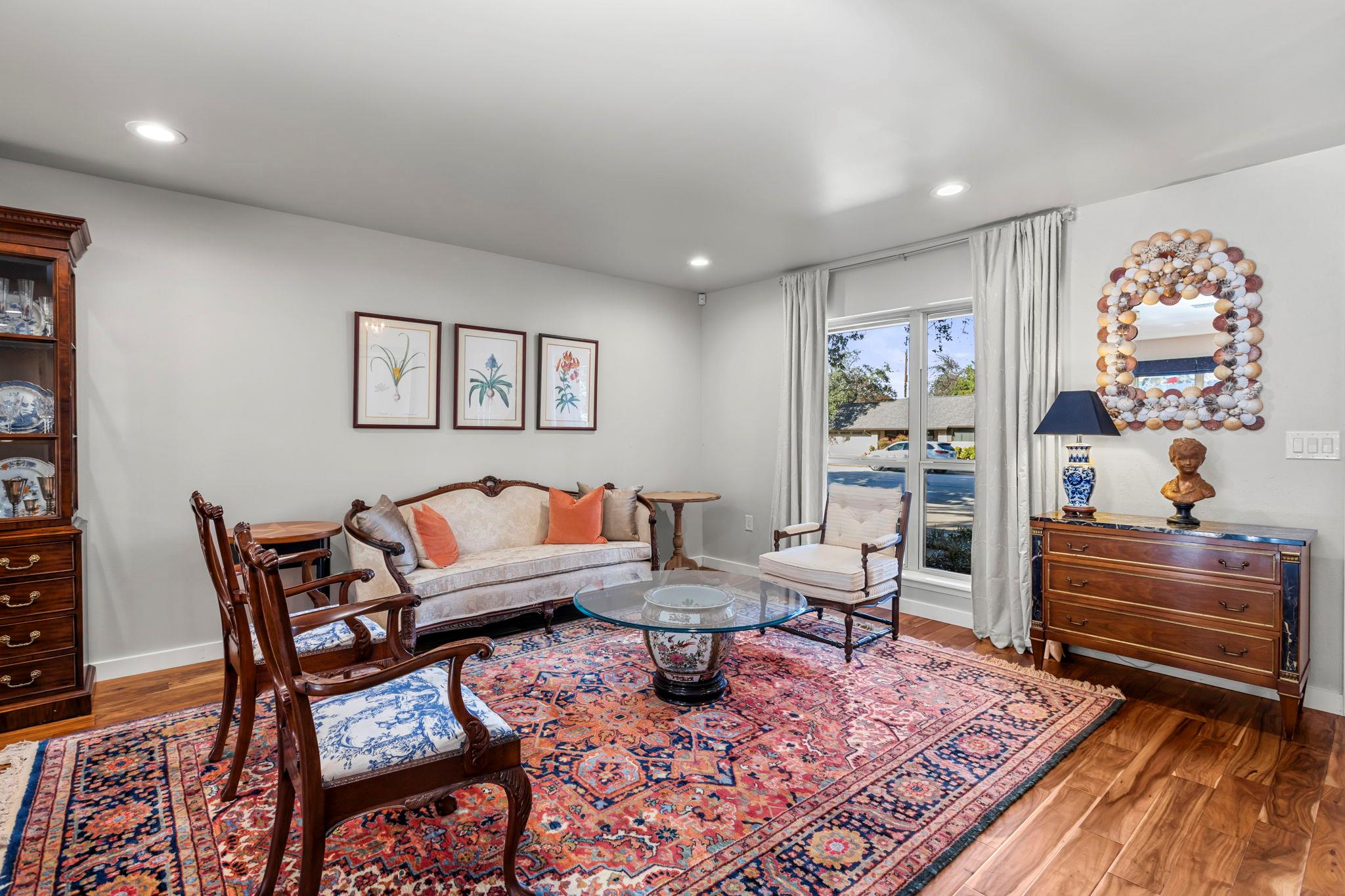 4507 Balcones Woods DR