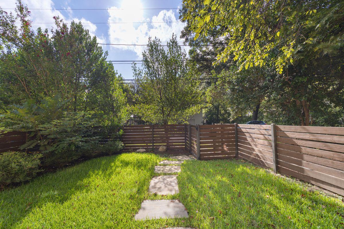 2002 Kinney Ave A