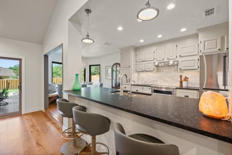 Tiny photo for 112 Los Altos DR, Lakeway, TX 78734 (MLS # 6015493)