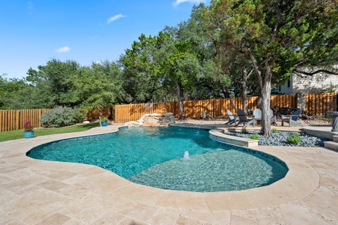 Photo of 112 Los Altos DR, Lakeway, TX 78734 (MLS # 6015493)