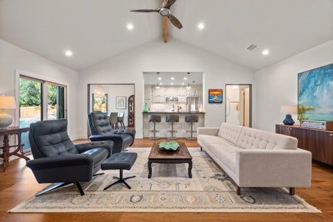 Tiny photo for 112 Los Altos DR, Lakeway, TX 78734 (MLS # 6015493)