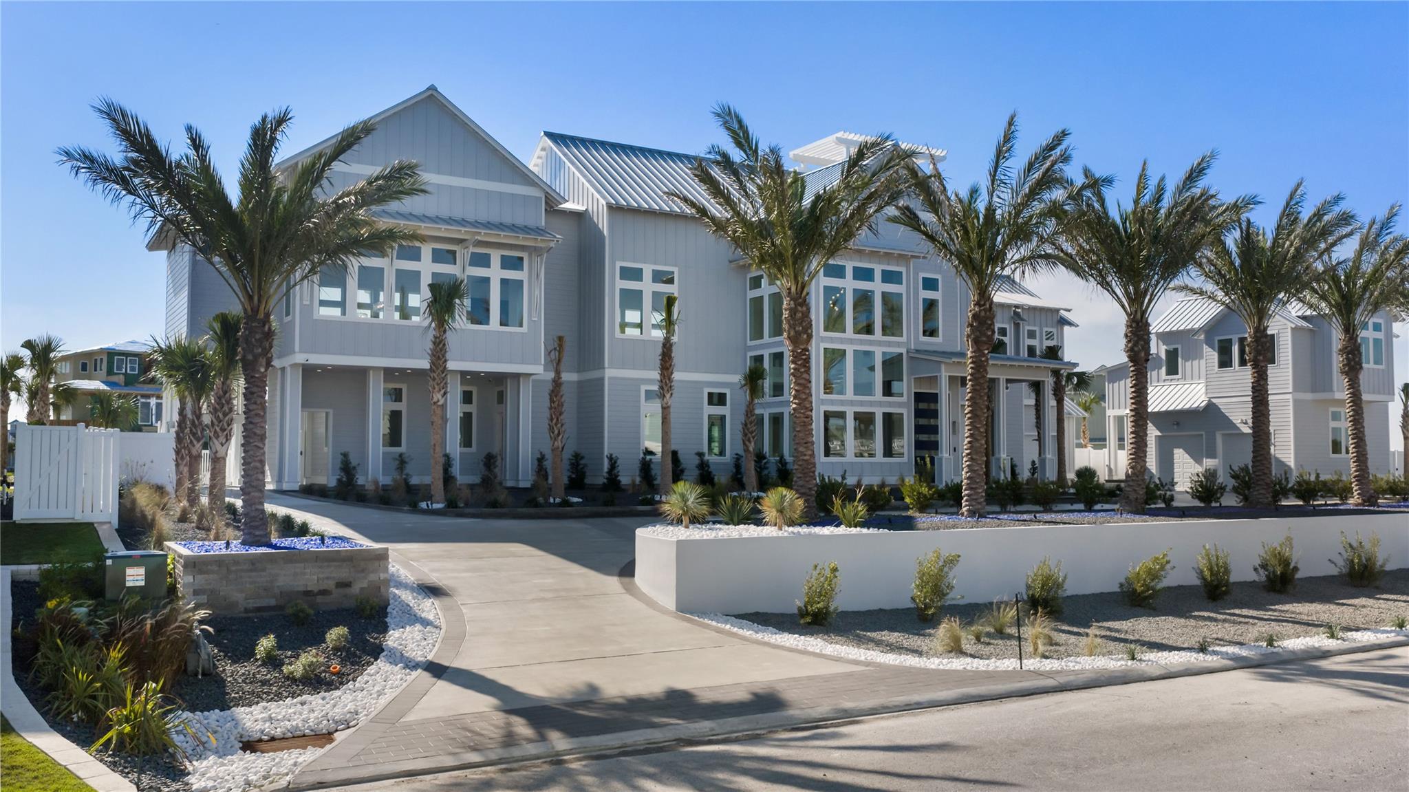 305 Estes DR