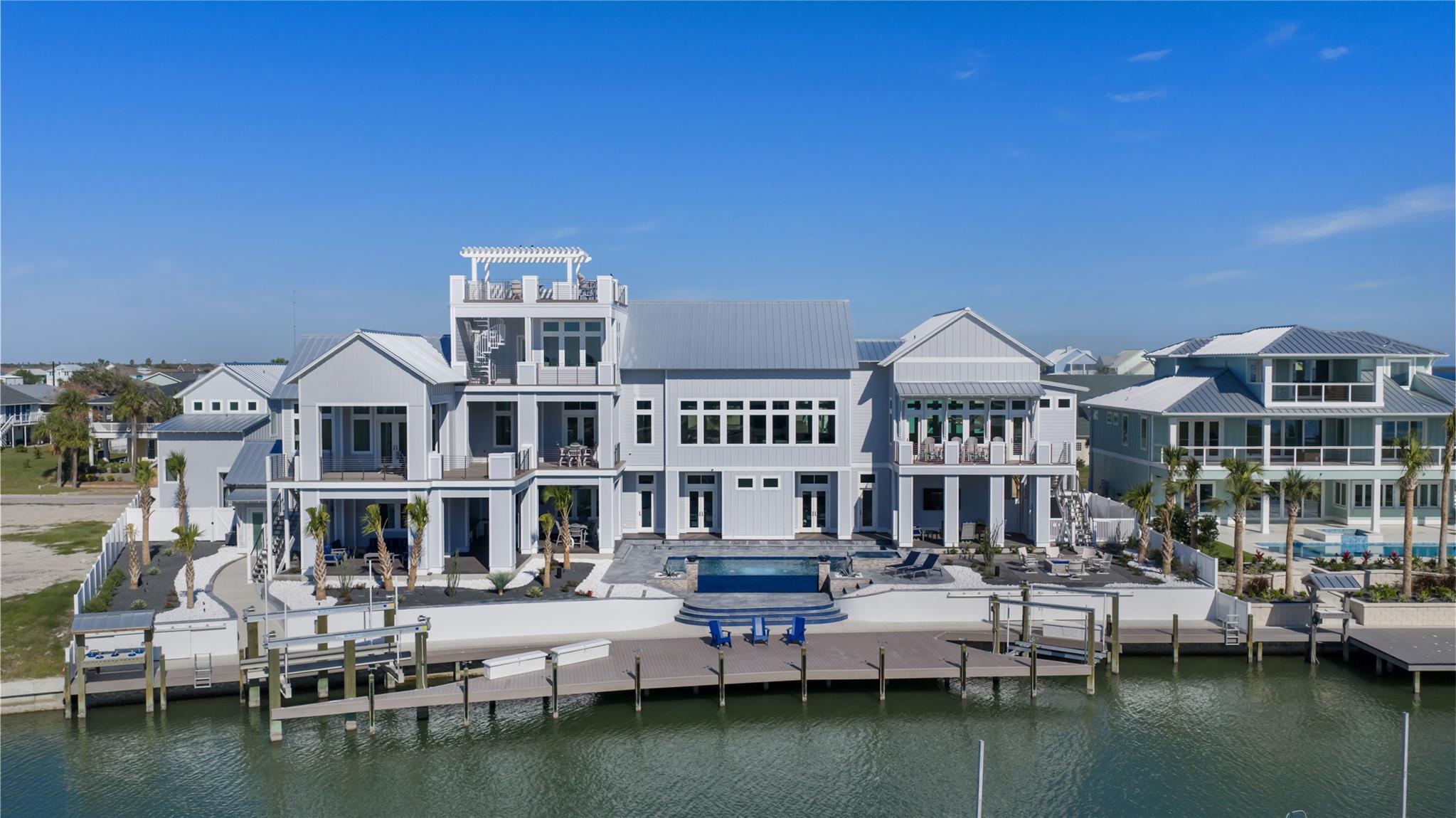305 Estes DR