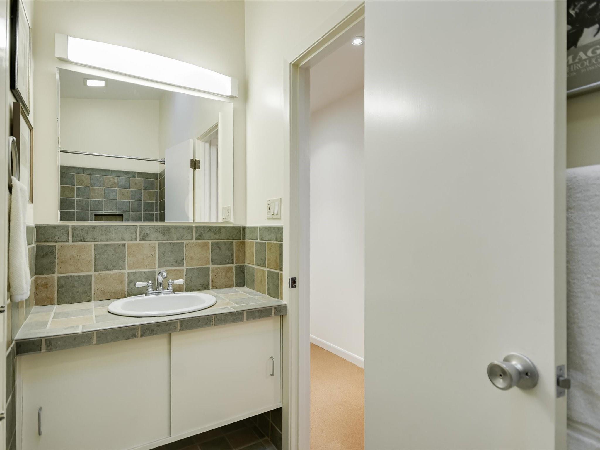 Austin, Texas 78704, United States, 4 Bedrooms Bedrooms, ,2 BathroomsBathrooms,Residential,Pending,44009