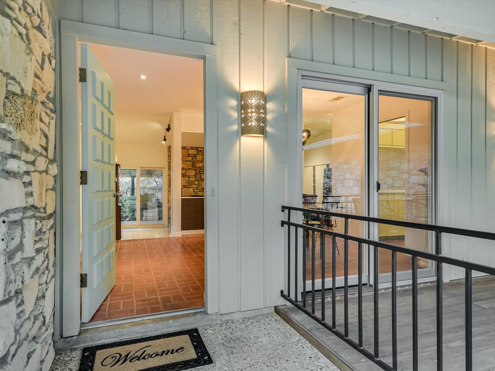 Austin, Texas 78704, United States, 4 Bedrooms Bedrooms, ,2 BathroomsBathrooms,Residential,Pending,44009