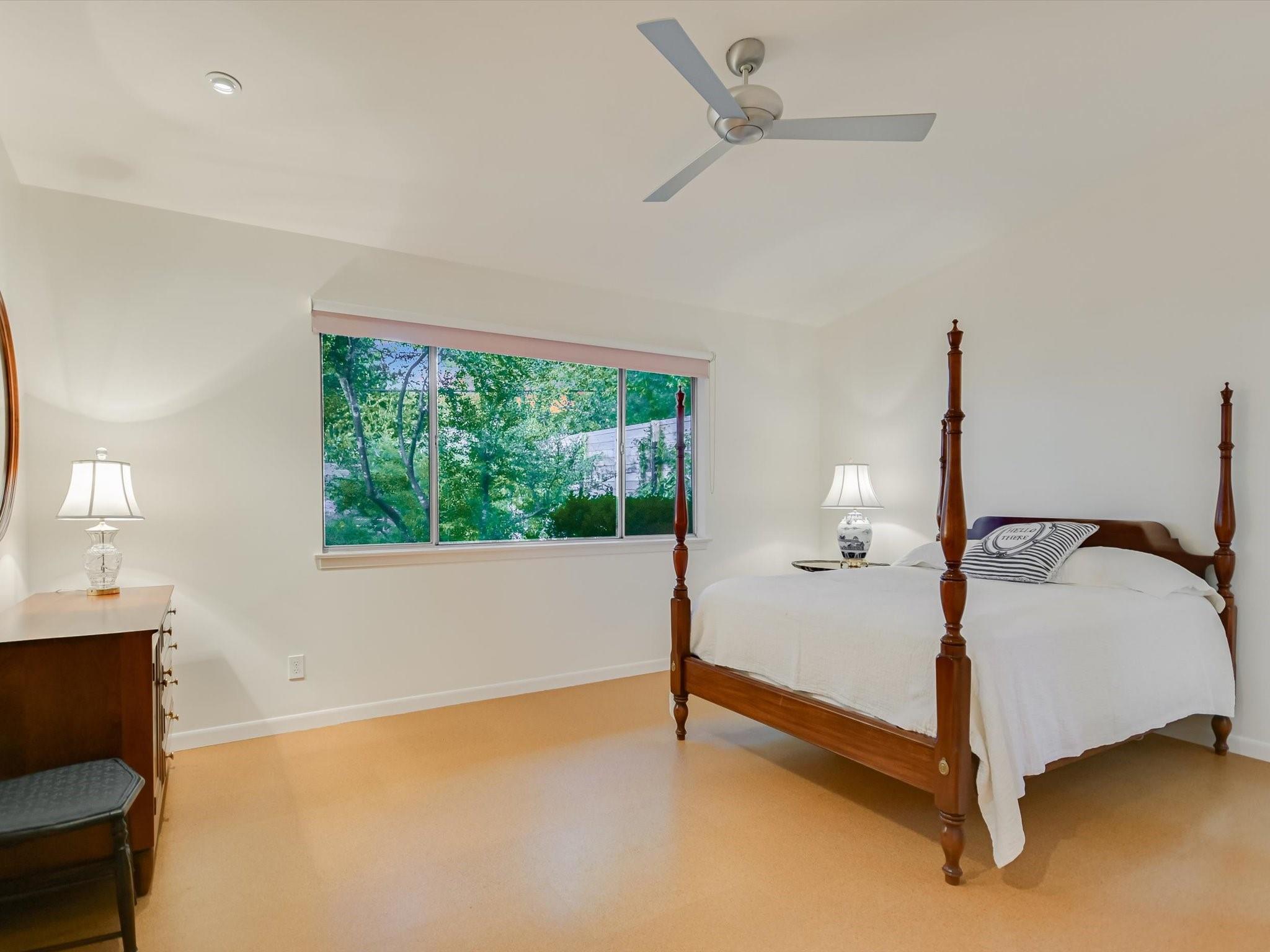 Austin, Texas 78704, United States, 4 Bedrooms Bedrooms, ,2 BathroomsBathrooms,Residential,Pending,44009