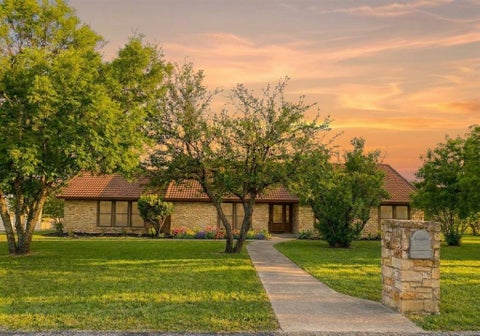 Photo of 308 Ashwood LN, Georgetown, TX 78628 (MLS # 8130271)