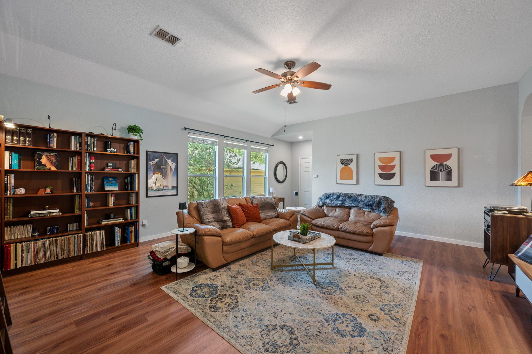 2038 Ridge View DR