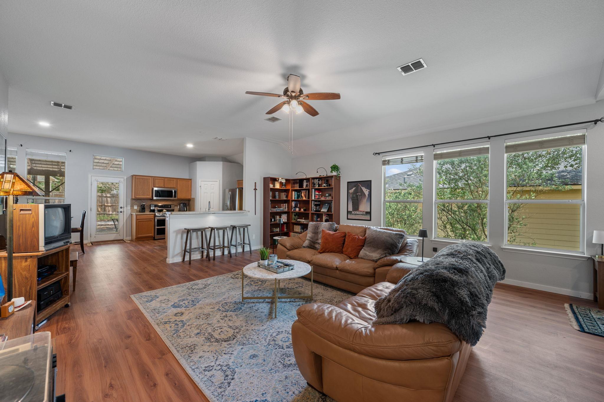 2038 Ridge View DR