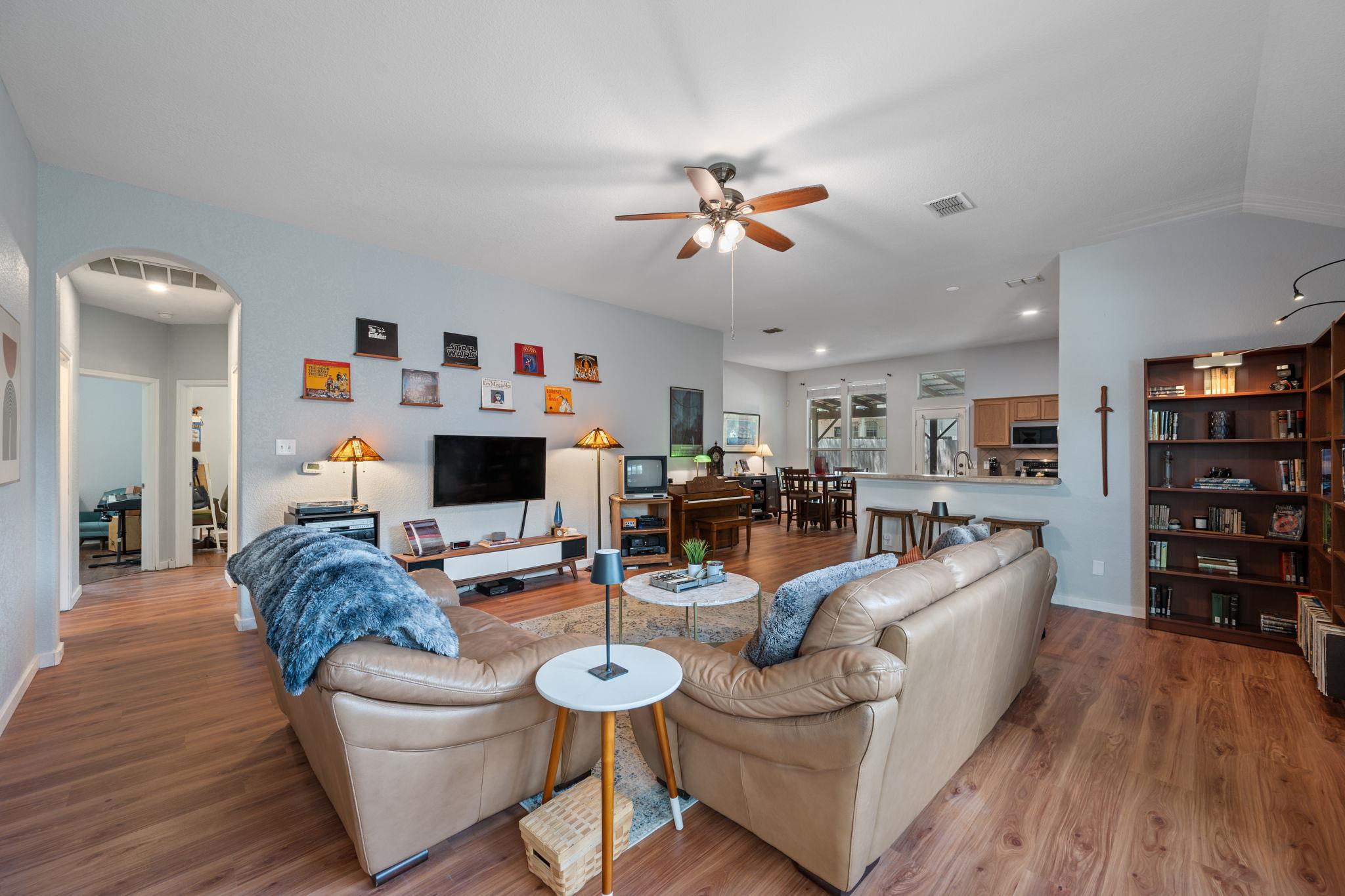 2038 Ridge View DR